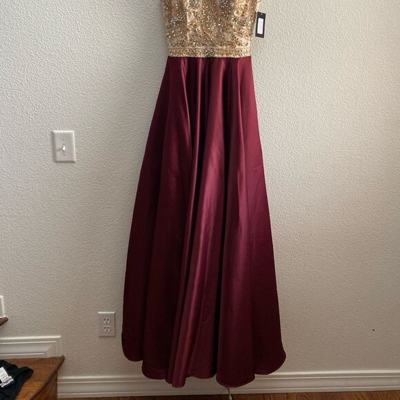 Dress District Annaby Two Tone Heavy Beaded Homecoming Formal Dress XS NWT $330 - Picture 5 of 6